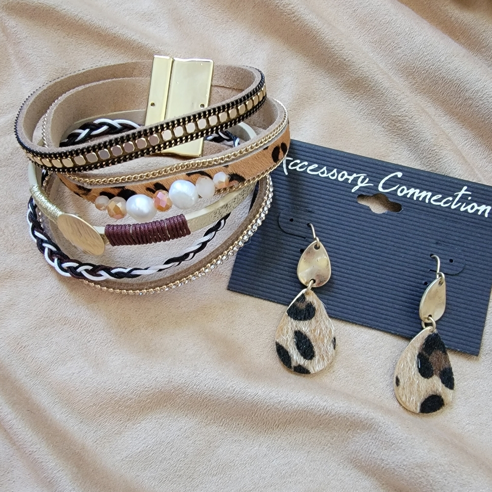 Bracelet and Earing set